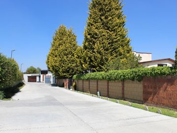 VENTA DE CASA DENTRO DE PRIVADA EN CALZADA DE LOS JINETES EN CACALOMACAN TOLUCA