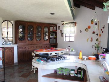 VENTA DE CASA DENTRO DE PRIVADA EN CALZADA DE LOS JINETES EN CACALOMACAN TOLUCA