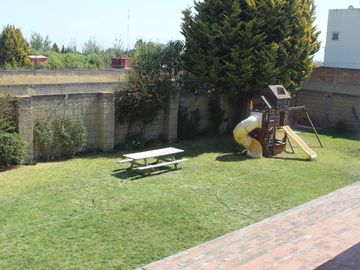 VENTA DE CASA DENTRO DE PRIVADA EN CALZADA DE LOS JINETES EN CACALOMACAN TOLUCA