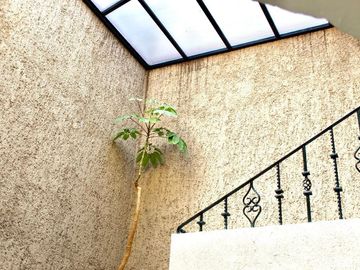 VENTA DE CASA DENTRO DE PRIVADA EN CALZADA DE LOS JINETES EN CACALOMACAN TOLUCA
