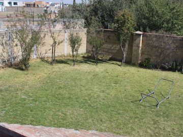 VENTA DE CASA DENTRO DE PRIVADA EN CALZADA DE LOS JINETES EN CACALOMACAN TOLUCA
