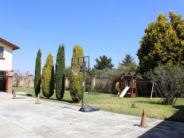 VENTA DE CASA DENTRO DE PRIVADA EN CALZADA DE LOS JINETES EN CACALOMACAN TOLUCA