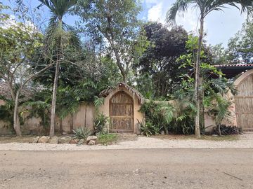 Encantadora Casa Rústica con Piscina y Jardín en Venta | Ek Balam, Yucatán