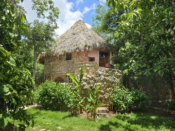 Encantadora Casa Rústica con Piscina y Jardín en Venta | Ek Balam, Yucatán