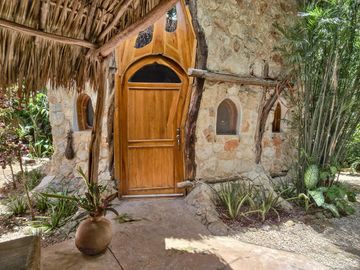 Encantadora Casa Rústica con Piscina y Jardín en Venta | Ek Balam, Yucatán
