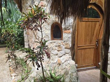Encantadora Casa Rústica con Piscina y Jardín en Venta | Ek Balam, Yucatán