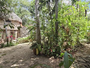 Encantadora Casa Rústica con Piscina y Jardín en Venta | Ek Balam, Yucatán