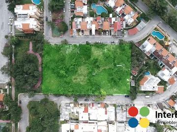 Lote multifamiliar (condominal) en Venta en SM 18, Cancún