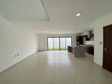 CASA EN VENTA, LOMAS DE LA RIOJA, ESQUINA