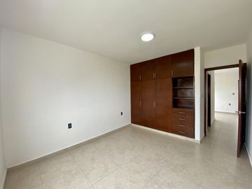 CASA EN VENTA, LOMAS DE LA RIOJA, ESQUINA