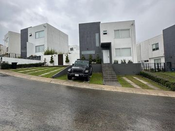 Casa en venta en  Bosque Esmeralda