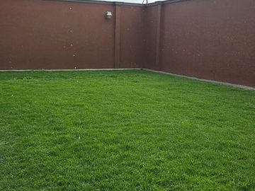 VENTA/RENTA DE CASA EN CALLE PARQUE TAMARINOS SAN MIGUEL TOTOCUITLAPILCO METEPEC