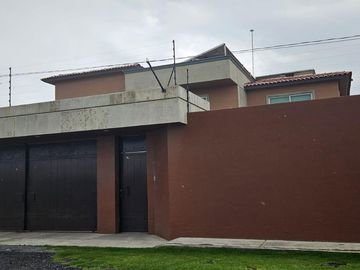 VENTA/RENTA DE CASA EN CALLE PARQUE TAMARINOS SAN MIGUEL TOTOCUITLAPILCO METEPEC