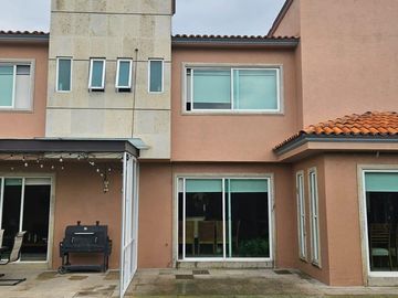 VENTA/RENTA DE CASA EN CALLE PARQUE TAMARINOS SAN MIGUEL TOTOCUITLAPILCO METEPEC