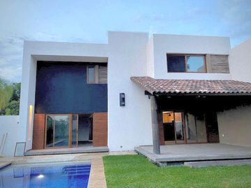 Venta Casa en Fraccionamiento, José G Parres,  Sumiya Jiutepec Morelos