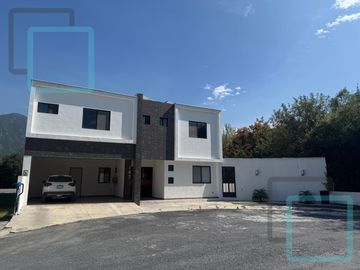 CASA EN VENTA LOS CANTAROS ZONA CARRETERA NACIONAL SANTIAGO