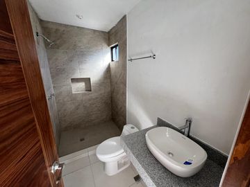 CASA EN VENTA por rinconada colonial VILLA COLONIALES APODACA