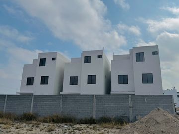 CASA EN VENTA por rinconada colonial VILLA COLONIALES APODACA