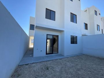 CASA EN VENTA por rinconada colonial VILLA COLONIALES APODACA