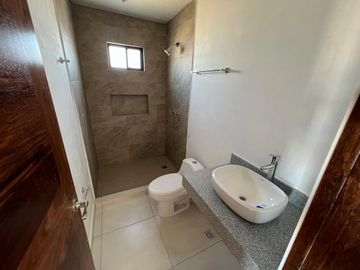 CASA EN VENTA por rinconada colonial VILLA COLONIALES APODACA