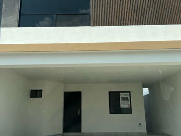 CASA EN VENTA por rinconada colonial VILLA COLONIALES APODACA