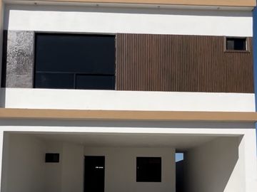 CASA EN VENTA por rinconada colonial VILLA COLONIALES APODACA