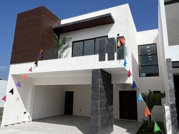 Casa en venta en Lomas del Dorado, Boca del Río, Veracruz