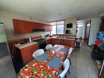 CASA EN VENTA EN FRACCIONAMIENTO QUETZALCOATL, ZONA RECTA CHOLULA