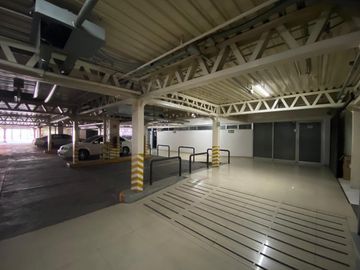 Amplias oficinas en Industrial Vallejo con estacionamientos