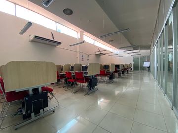 Amplias oficinas en Industrial Vallejo con estacionamientos