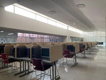 Amplias oficinas en Industrial Vallejo con estacionamientos
