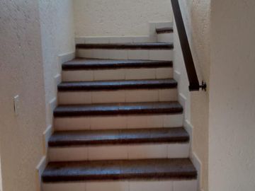 Venta de Casa  Estilo Colonial con Recámara en PB ubicada en Condominio Residencial Sumiya con Seguridad, Jiutepec Morelos