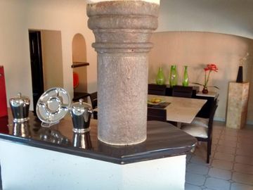 Venta de Casa  Estilo Colonial con Recámara en PB ubicada en Condominio Residencial Sumiya con Seguridad, Jiutepec Morelos