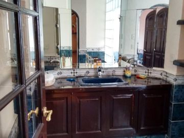 Venta de Casa  Estilo Colonial con Recámara en PB ubicada en Condominio Residencial Sumiya con Seguridad, Jiutepec Morelos