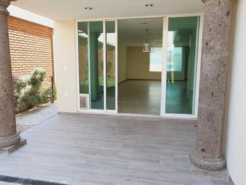 VENTA DE CASA MODELO VERONA EN RESIDENCIAL BOSQUE DE LAS FUENTES EN CALIMAYA