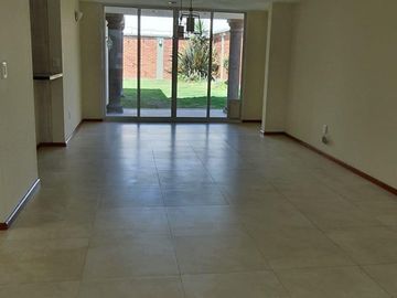 VENTA DE CASA MODELO VERONA EN RESIDENCIAL BOSQUE DE LAS FUENTES EN CALIMAYA
