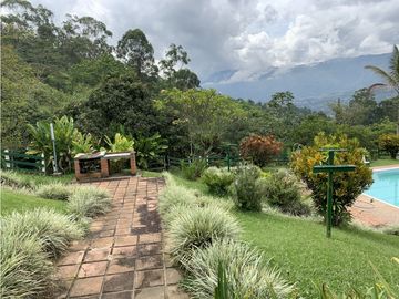 CASA CAMPESTRE EL LIMONAR GIRARDOTA