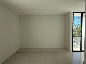 Casa de 3 recámaras con alberca en Cholul, Mérida.