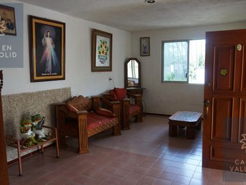 Casa con 4 departamentos en venta