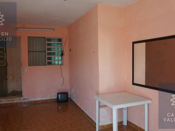 Casa con 4 departamentos en venta