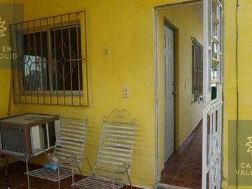 Casa con 4 departamentos en venta