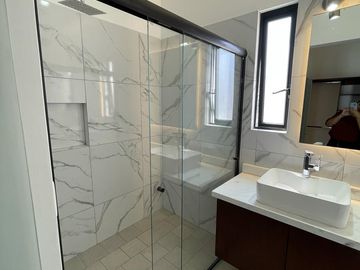 Elegante casa en Valle Imperial A