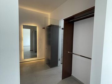 Elegante casa en Valle Imperial A