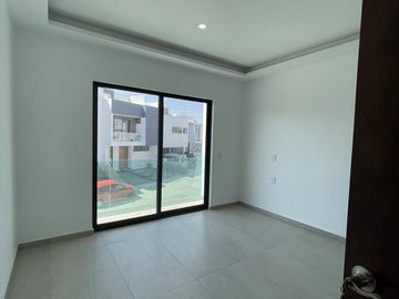 Elegante casa en Valle Imperial A