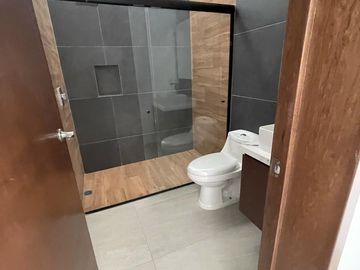 Elegante casa en Valle Imperial A