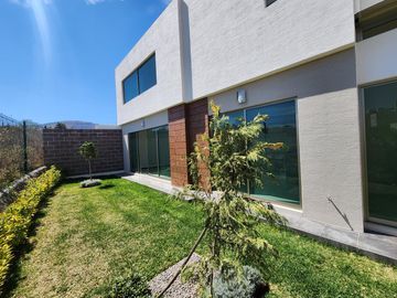 Casa en  Venta en Fraccionamiento privado con Casa Club