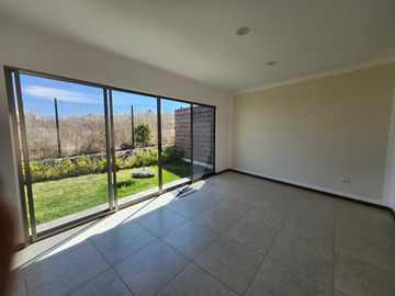 Casa en  Venta en Fraccionamiento privado con Casa Club