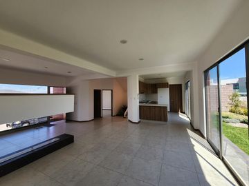 Casa en  Venta en Fraccionamiento privado con Casa Club
