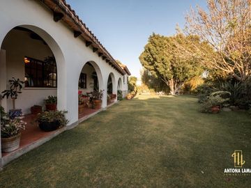 Casa en Venta con Alberca en Zavaleta.