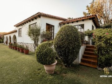 Casa en Venta con Alberca en Zavaleta.